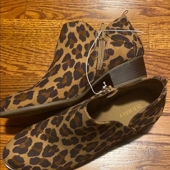 Boots 🥾 - Picture 3 of 3